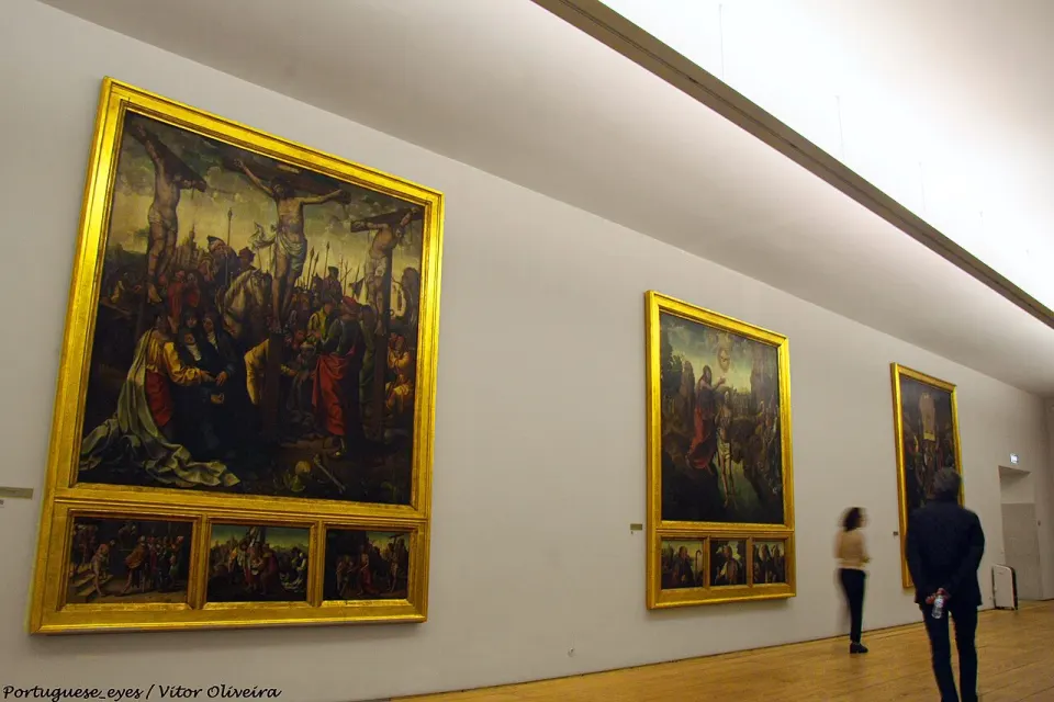 A fachada do Museu Nacional Grão Vasco, no Adro da Sé