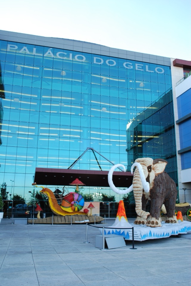 Fachada exterior do Palácio do Gelo Shopping, em Viseu
